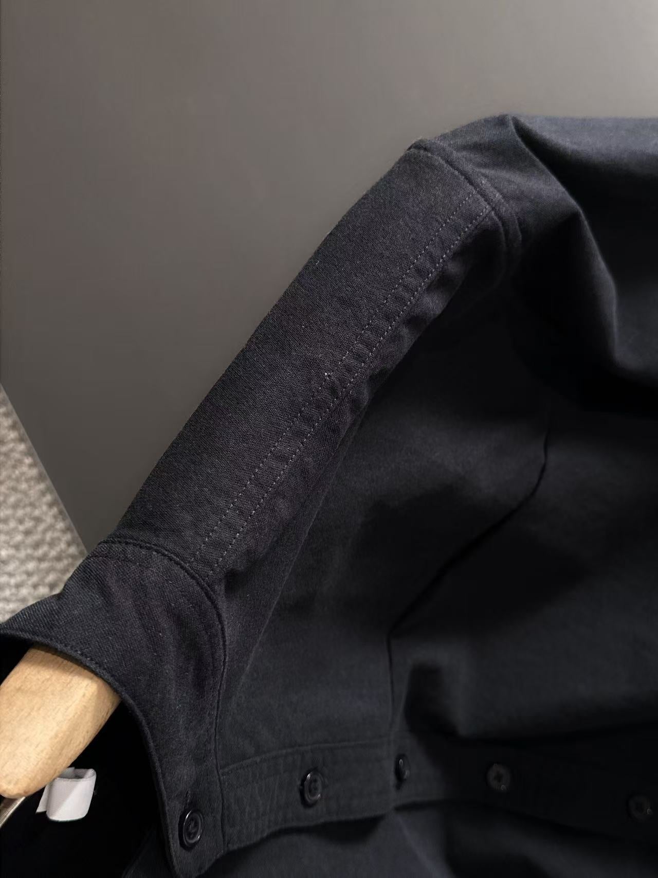 Dior long-sleeve shirt sleeve cuff with seam detail and interior lining
