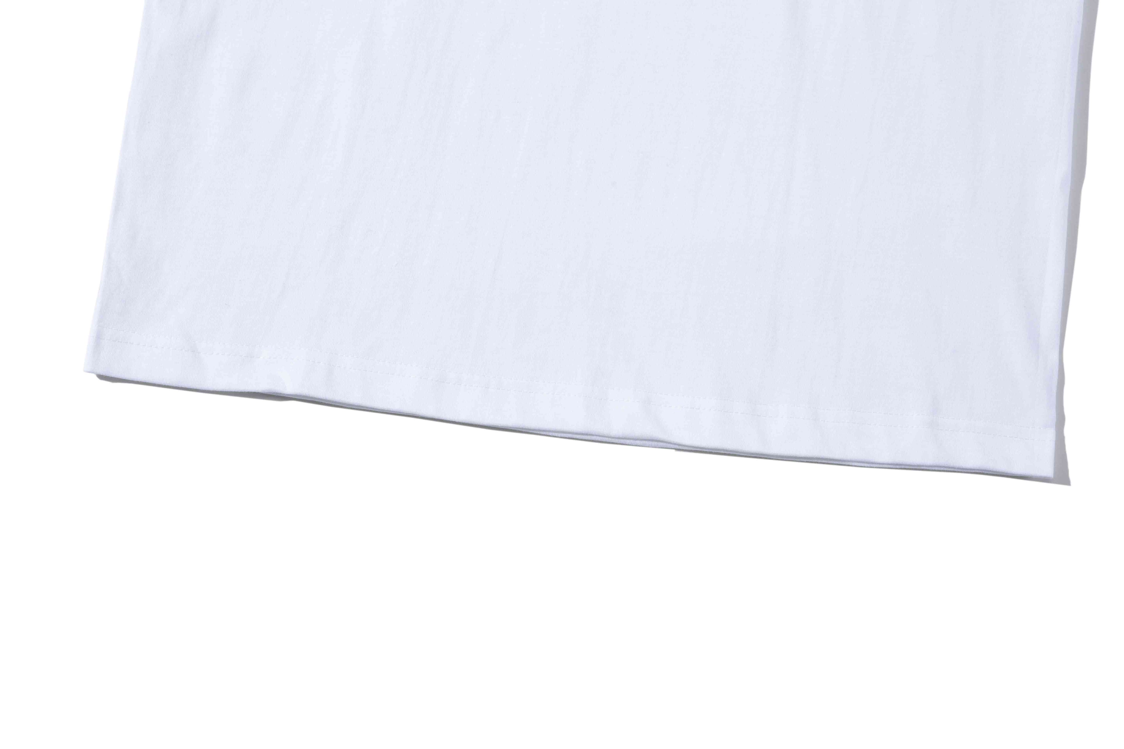 White T-shirt hem edge