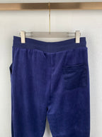 Dark blue sweatpants with back pocket and elastic waist