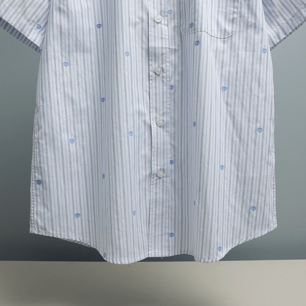 Short-sleeve striped button-up shirt front with central button placket