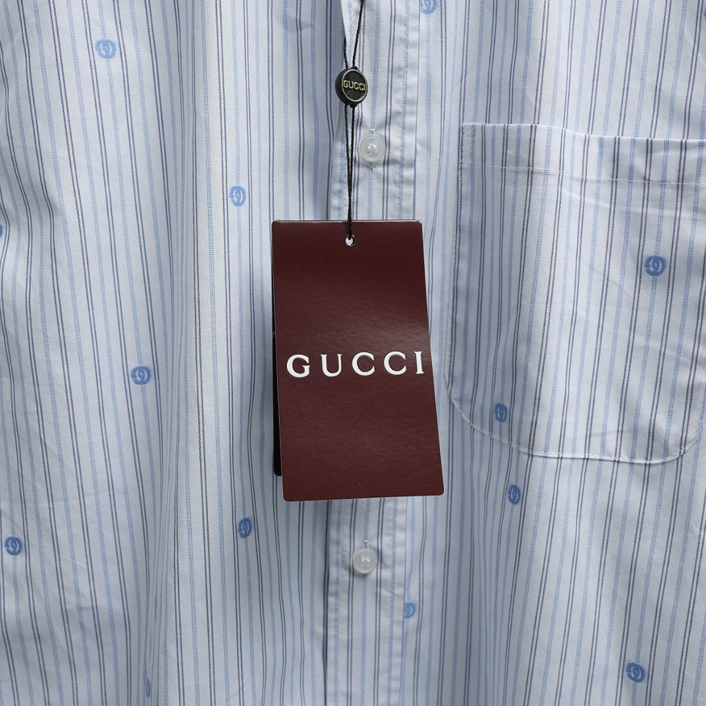 Short-sleeve shirt with hanging Gucci tag on button placket