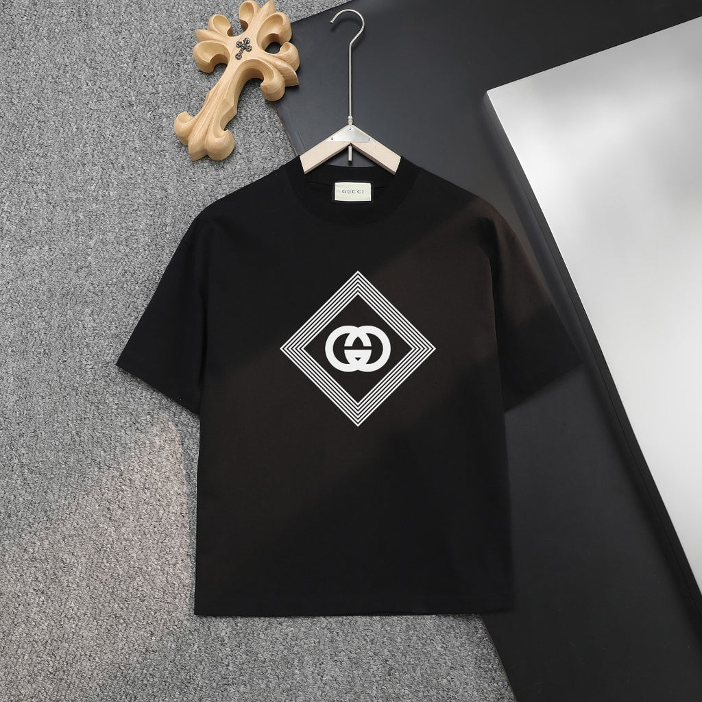 Gucci short-sleeve T-shirt, black, front GG diamond logo print on a crew neck