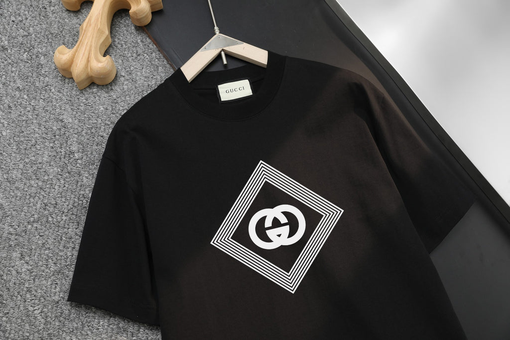 Gucci short-sleeve T-shirt, black, diamond GG logo print centered on the chest