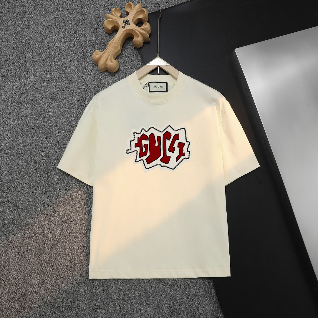 Gucci cream short-sleeve T-shirt with multicolor chest graphic logo