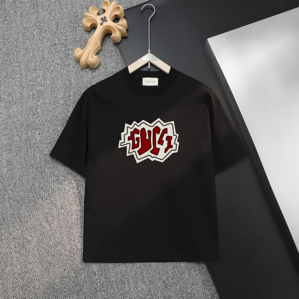 Black Gucci graphic short-sleeve T-shirt with crew neck and hanging tag