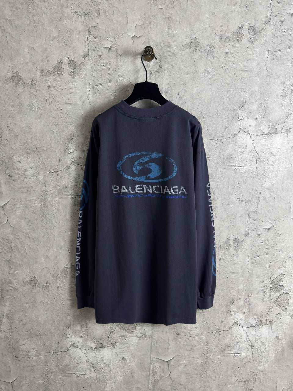 Balenciaga long-sleeve crewneck top in dark blue with front logo and sleeve print