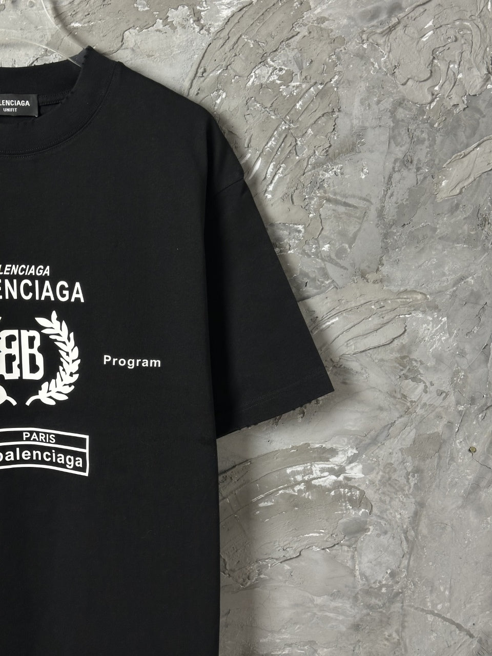Black short-sleeve T-shirt sleeve and chest with BALENCIAGA logo text