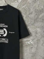 Black short-sleeve T-shirt sleeve and chest with BALENCIAGA logo text