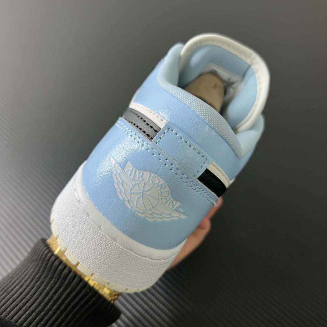 Air Jordan 1 Low sneaker heel with lace tag and light blue collar