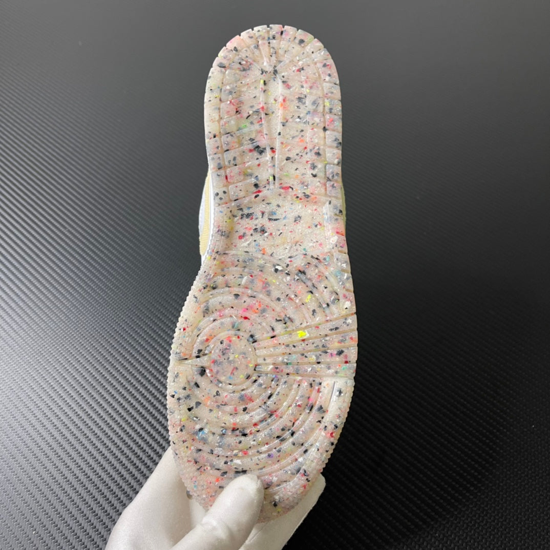 Low-top sneaker outsole in speckled light pink, white and multicolor flecks