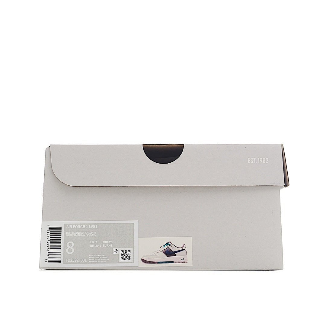 White shoebox with barcode label and product image for low-top sneakers