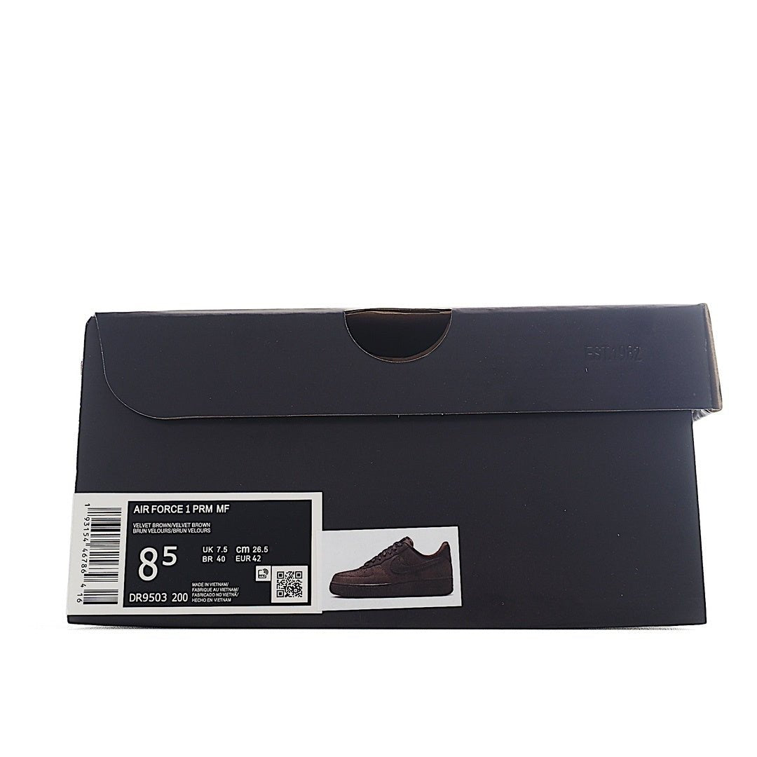 Air Force 1 product box with size label and small shoe image on front.