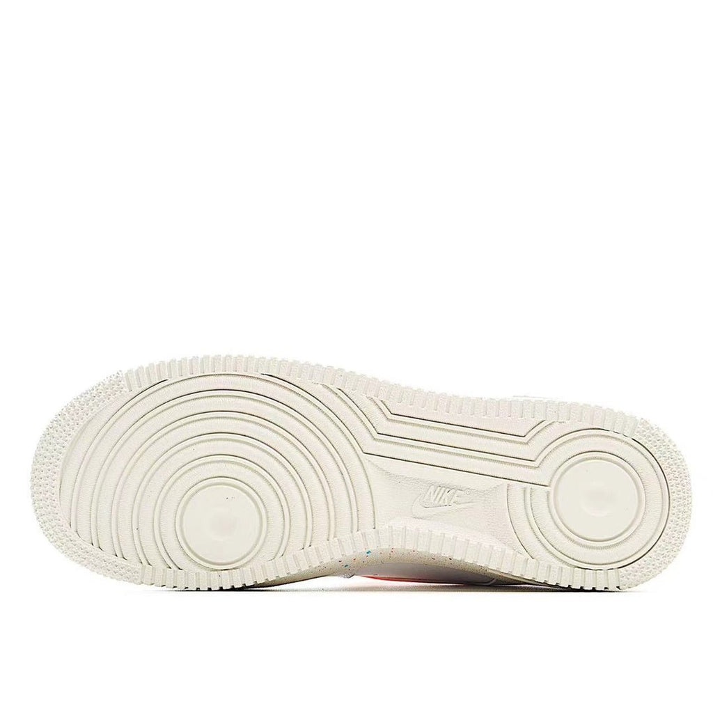 Low-top sneaker outsole, off-white rubber tread with circular traction grooves