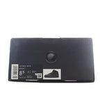 Shoebox side in dark gray with size label “8.5” and product barcode