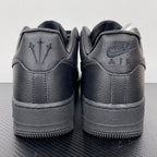 Air Force 1 sneakers heel view in dark gray, printed heel branding and textured rubber sole